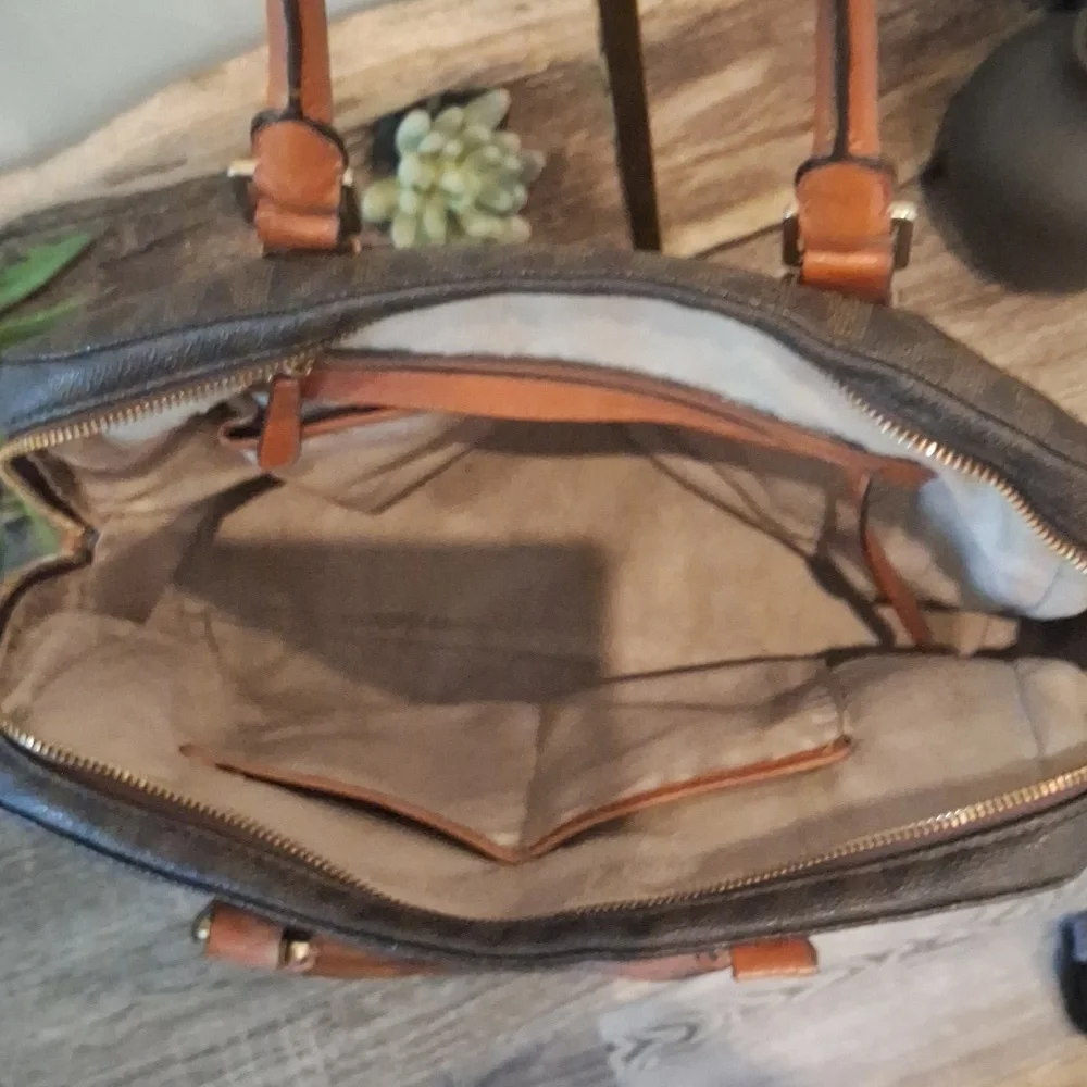 Michael Kors Repair - Picture 7 of 8